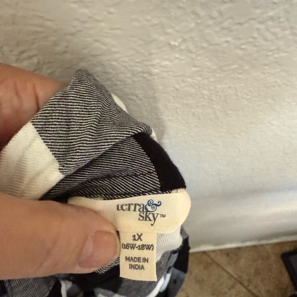Terra & Sky Black & White Plaid Flannel Shirt 1X. #43 - Picture 3 of 4